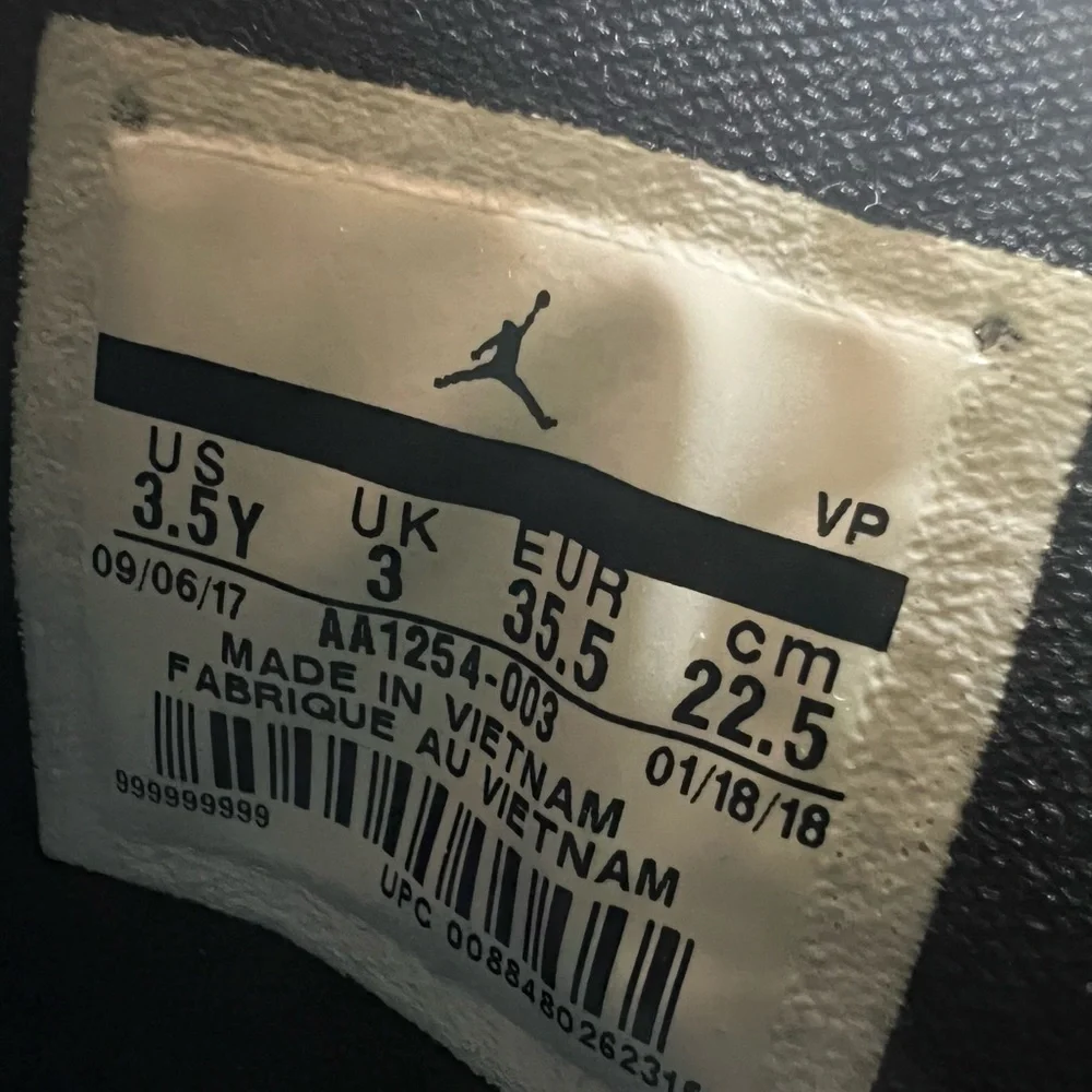 Air Jordan XXXII Black Cat (GS)